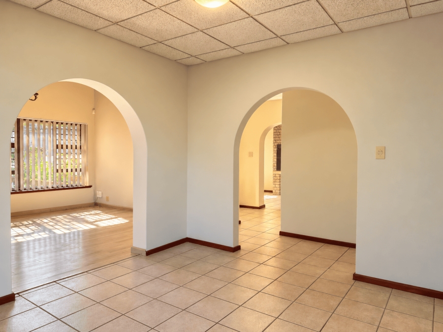 4 Bedroom Property for Sale in Protea Heights Western Cape